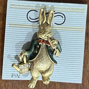 NAPIER Vintage 1980's Peter Rabbit With Carrot Gold Enamel Crystal Brooch Pin